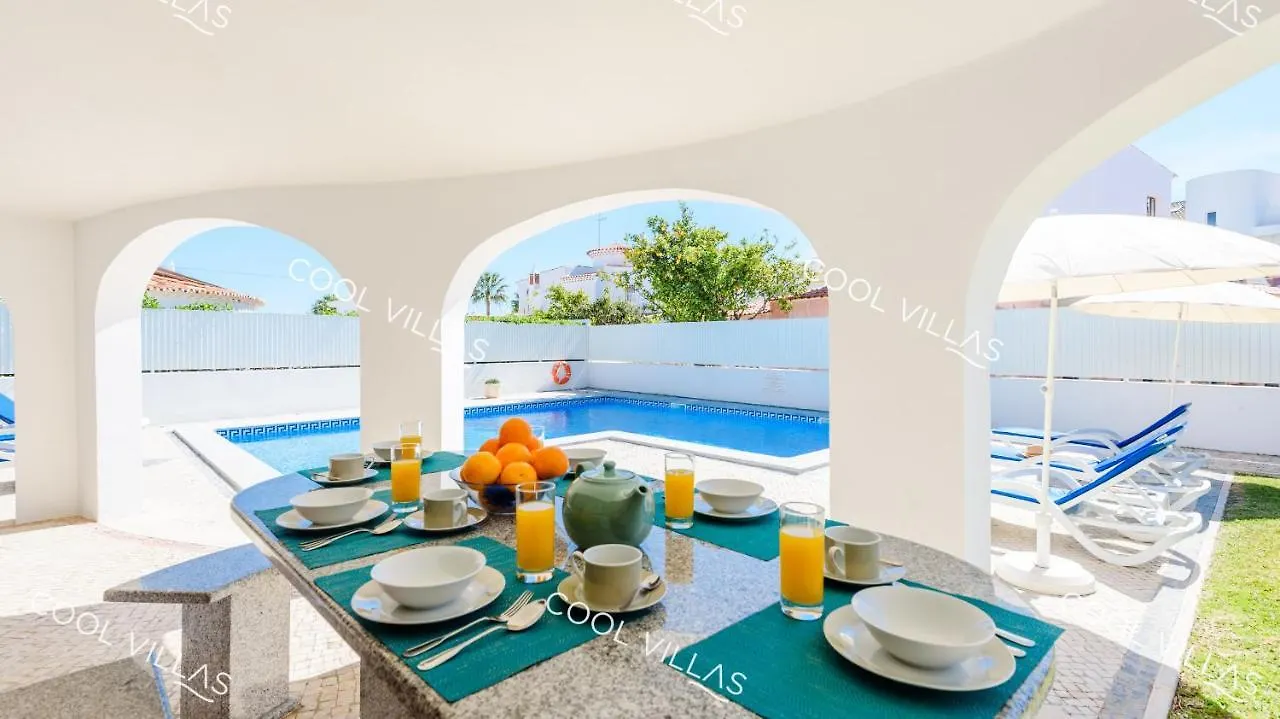 Villa Margarida - Heatable Pool & City Center Albufeira 0*,  Portugal