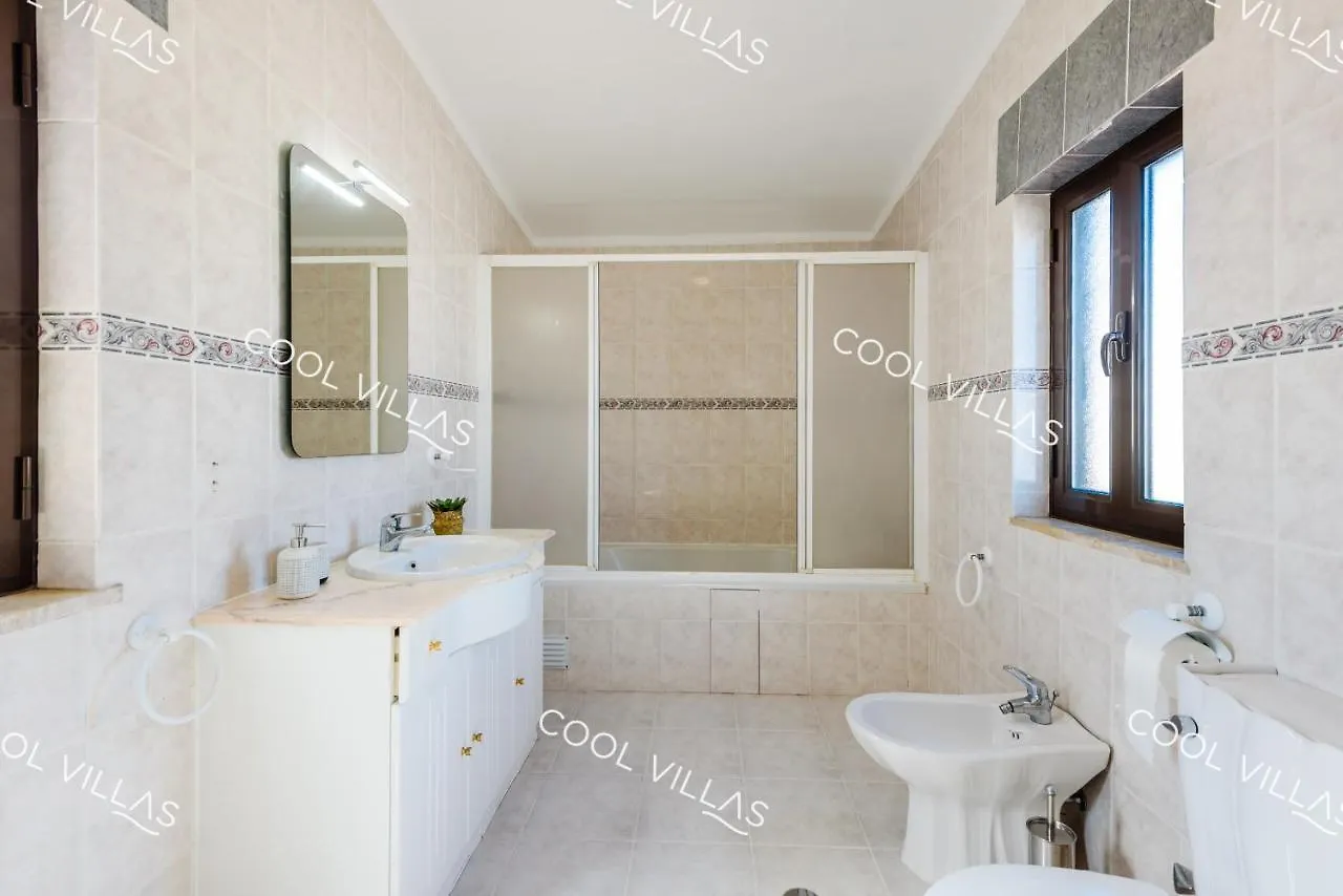 Holiday home Villa Margarida - Heatable Pool & City Center Albufeira