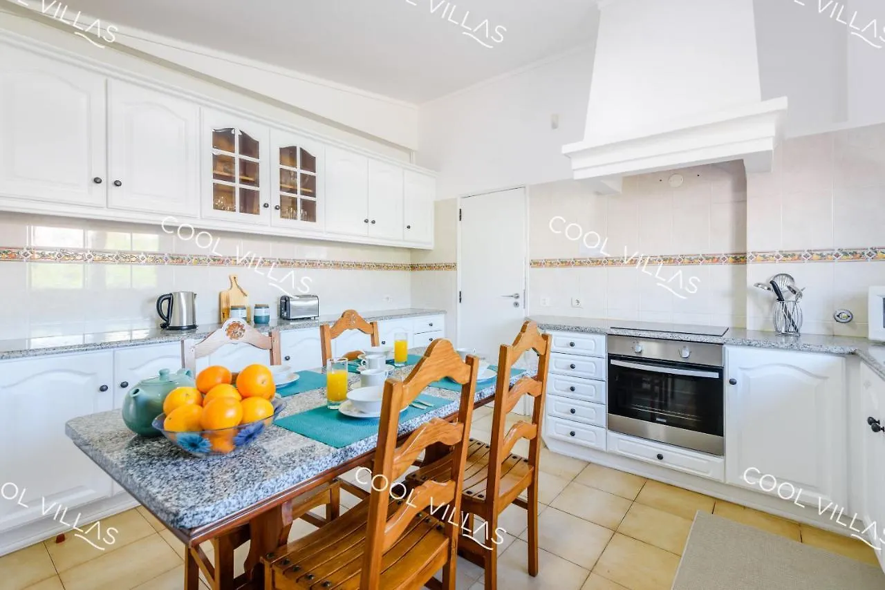 Villa Margarida - Heatable Pool & City Center Albufeira 0*,  Portugal